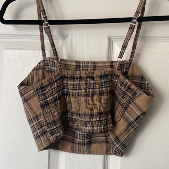 CUTE PLAID CROP TOP *PICK 3 for $20 👚 - Picture 2 of 5